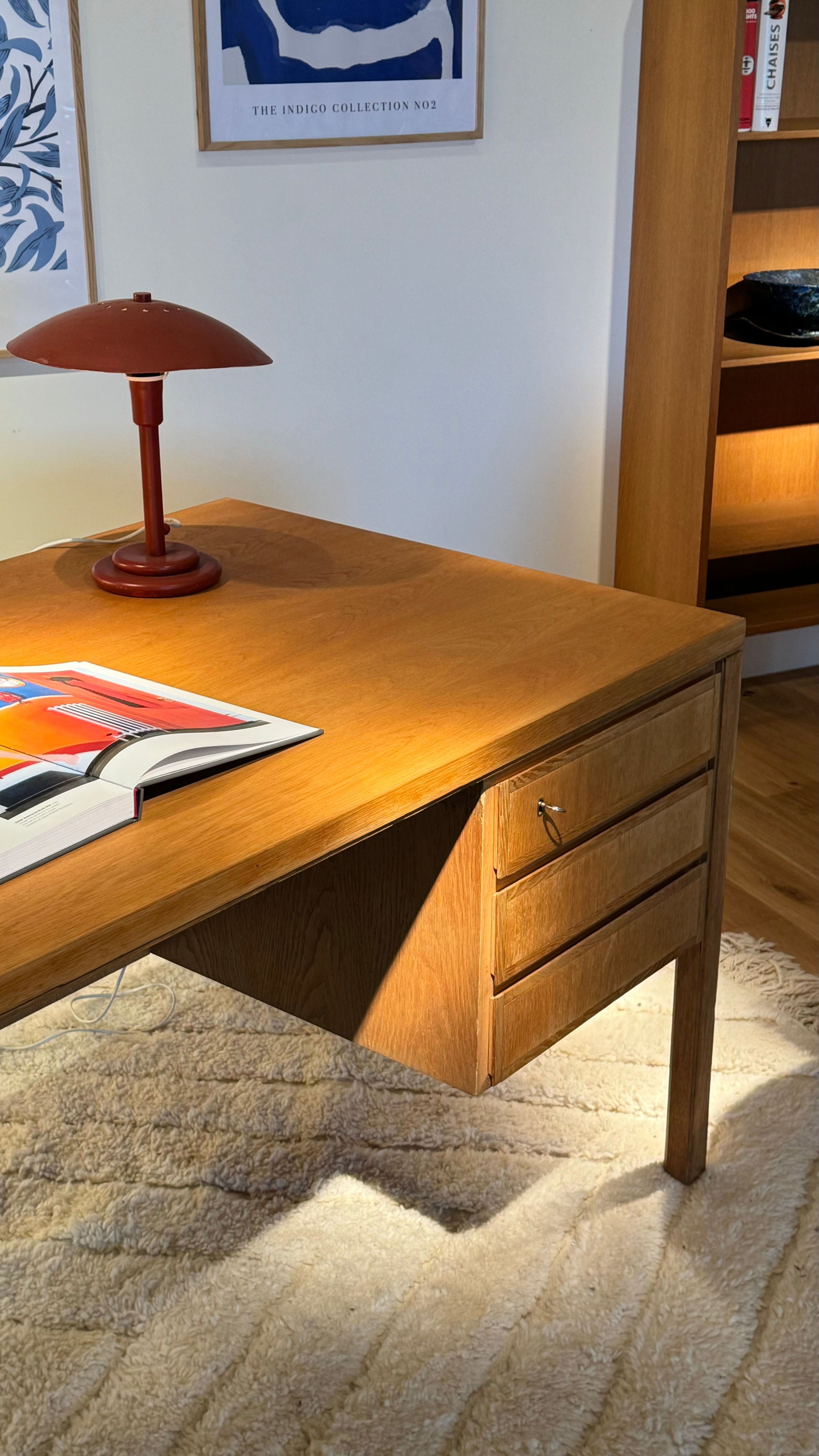 Bureau en chêne massif scandinave vintage Modèle 77 édité par Omann Jun  « Oleg »