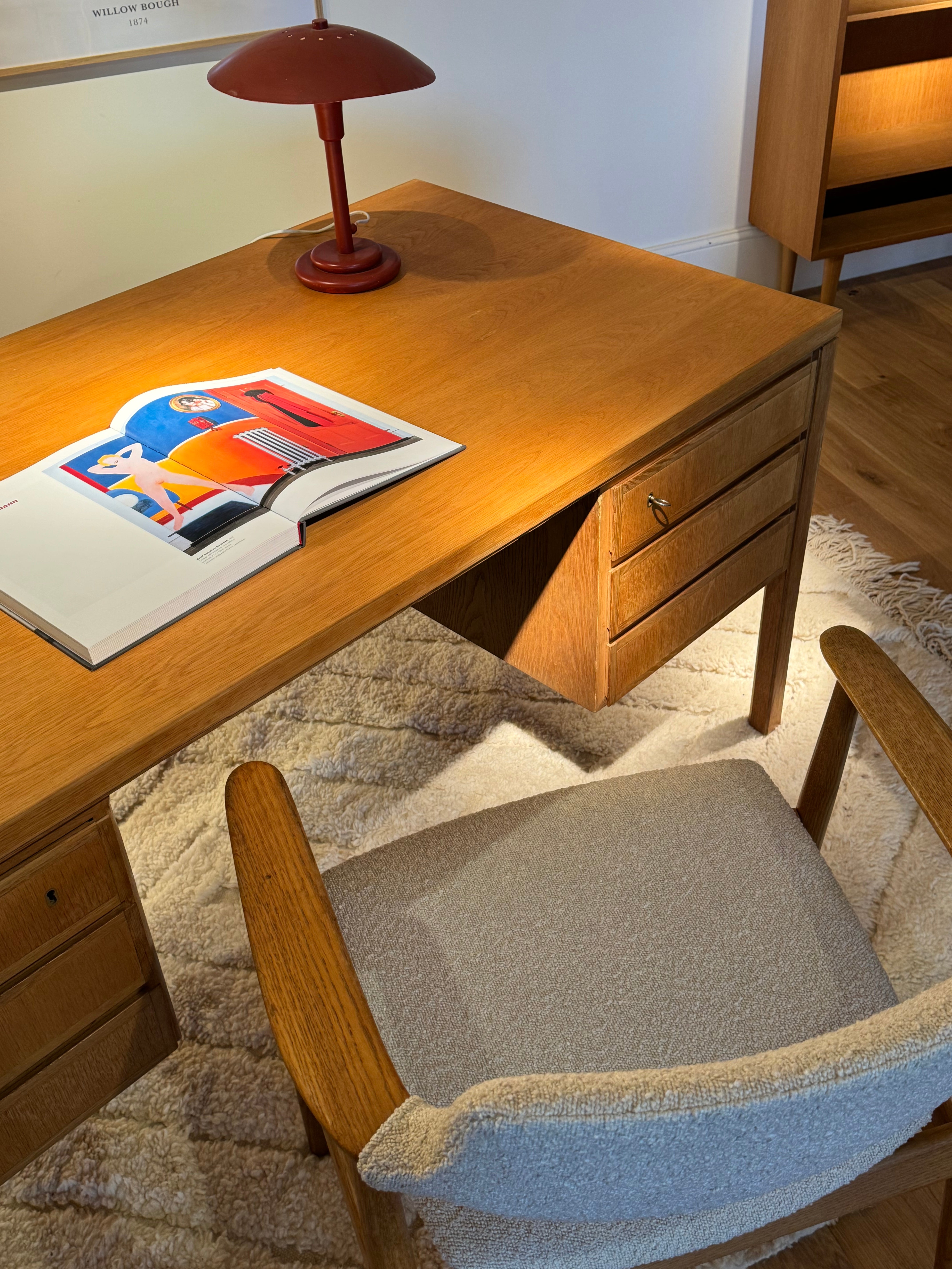 Bureau en chêne massif scandinave vintage Modèle 77 édité par Omann Jun  « Oleg »