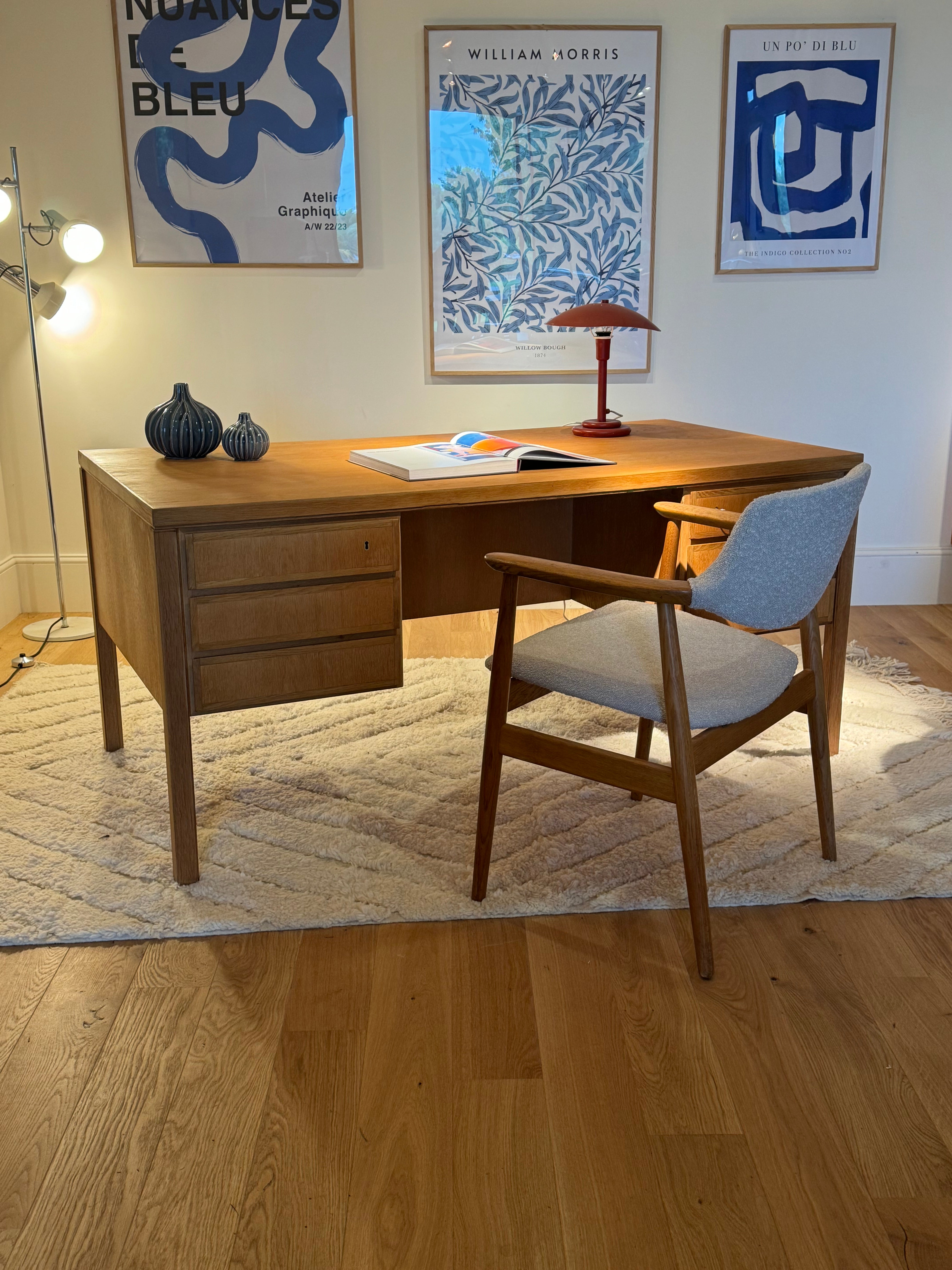 Bureau en chêne massif scandinave vintage Modèle 77 édité par Omann Jun  « Oleg »