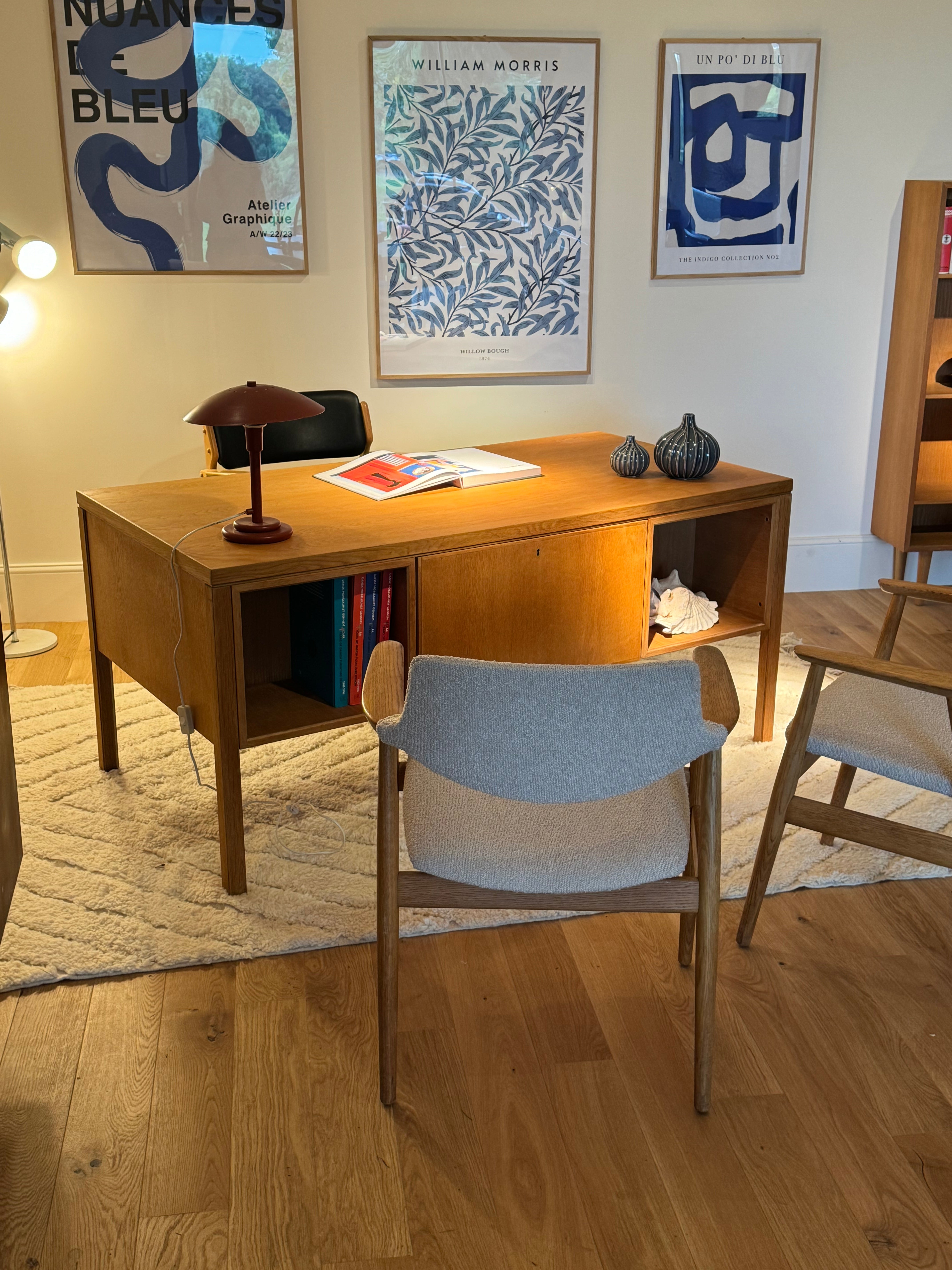 Bureau en chêne massif scandinave vintage Modèle 77 édité par Omann Jun  « Oleg »