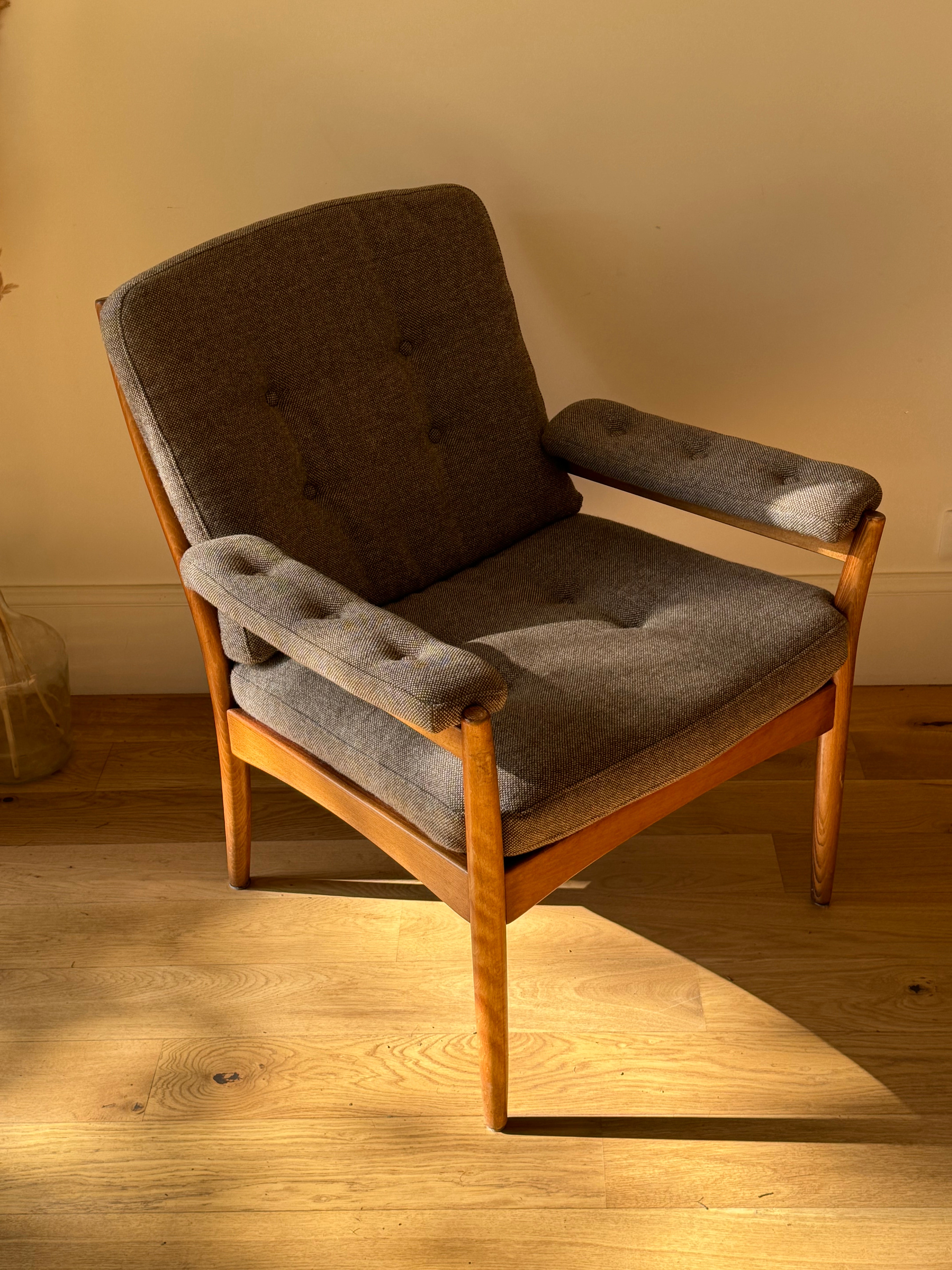 Fauteuil scandinave vintage en teck en lainage d'origine gris "Loïs"