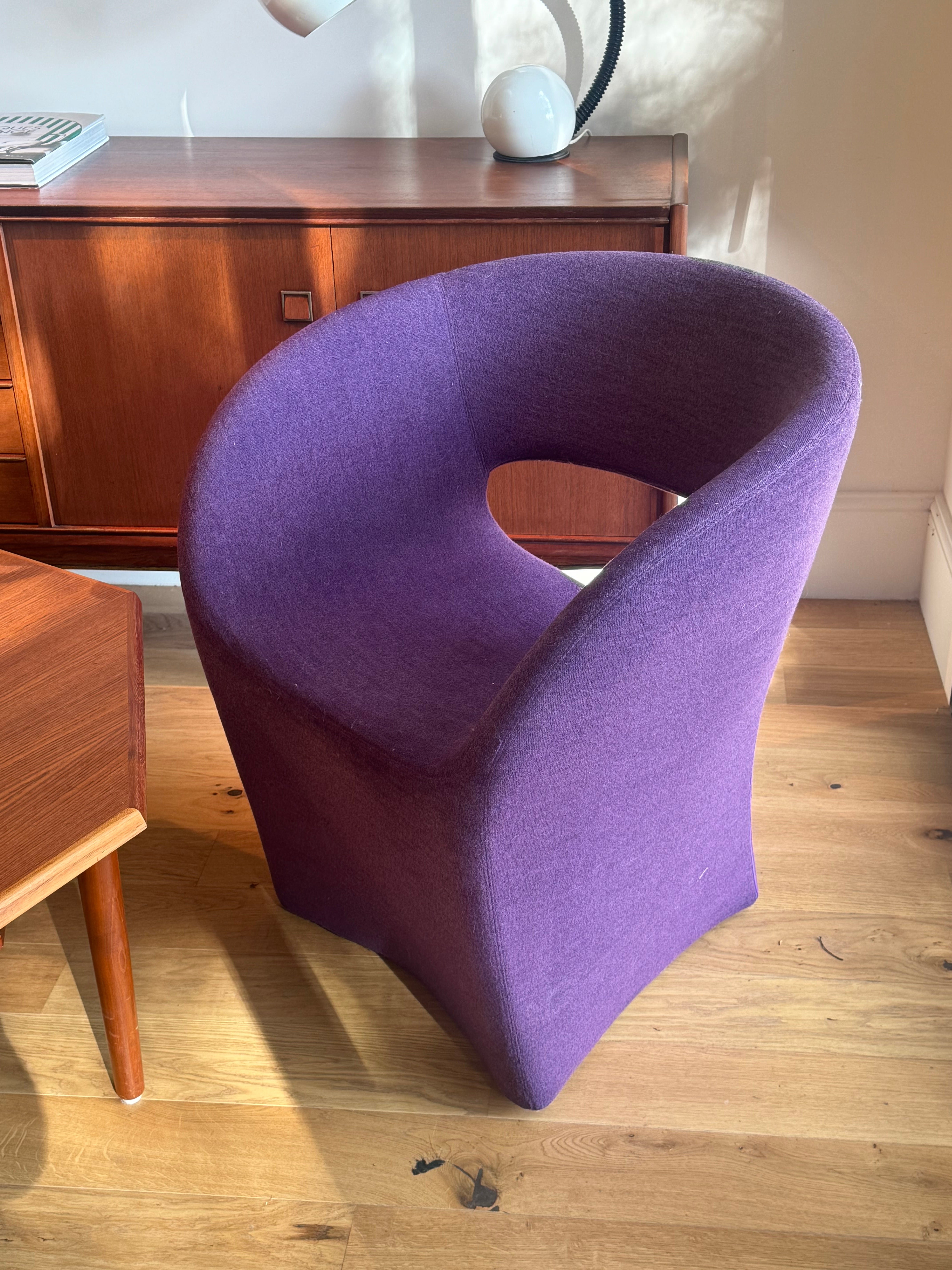 Fauteuil dans le goût du fauteuil Albert de Ron Arad pour Moroso