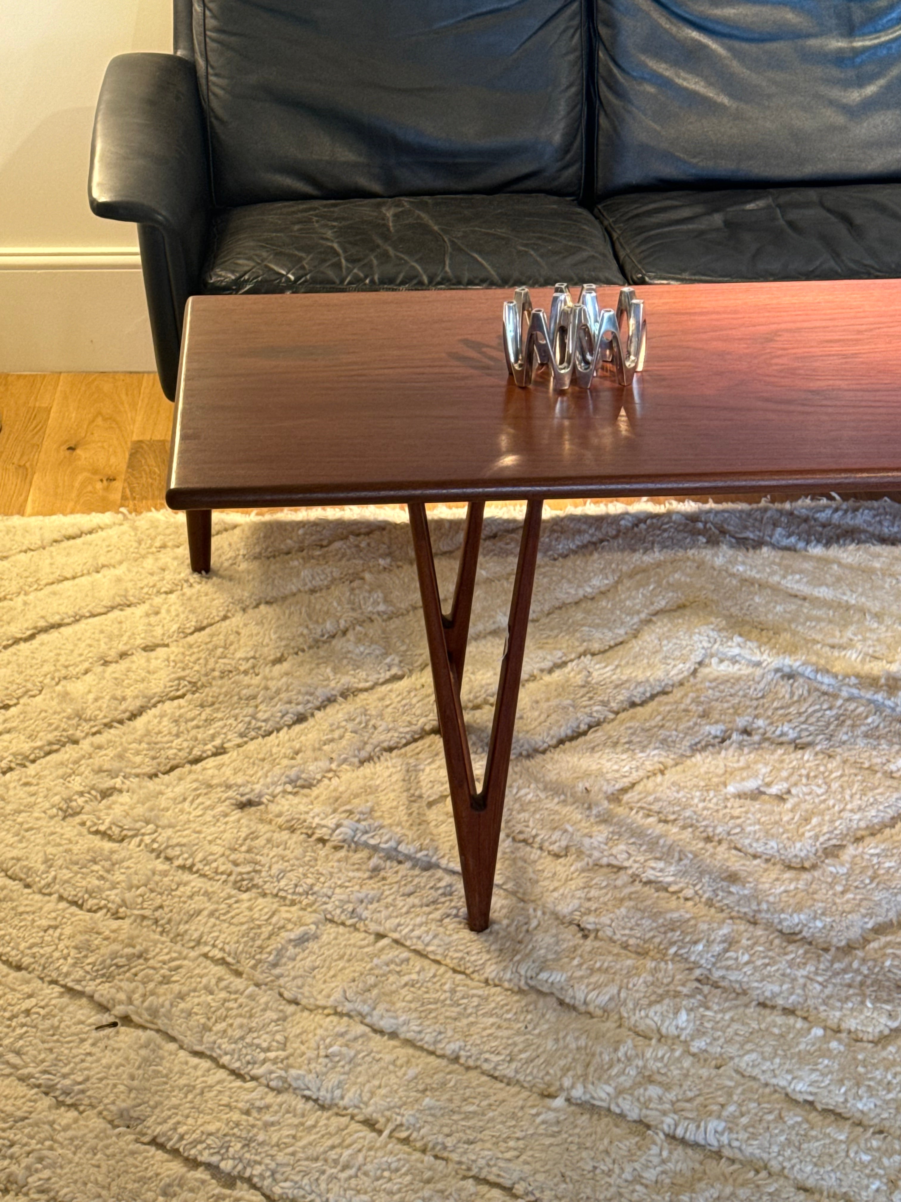 Table basse scandinave vintage en teck "Sune"