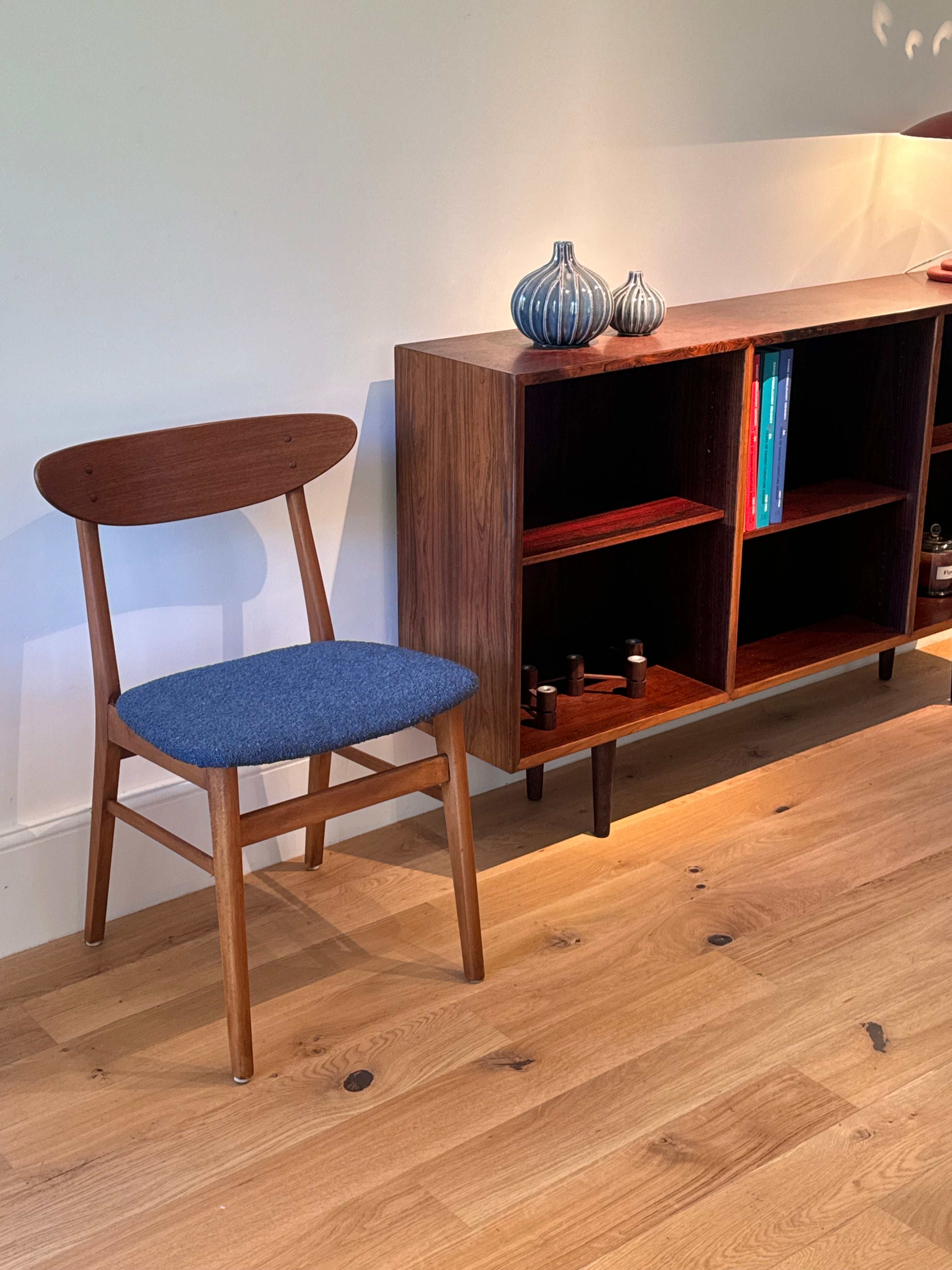 Bibliothèque scandinave vintage en palissandre "Elina"