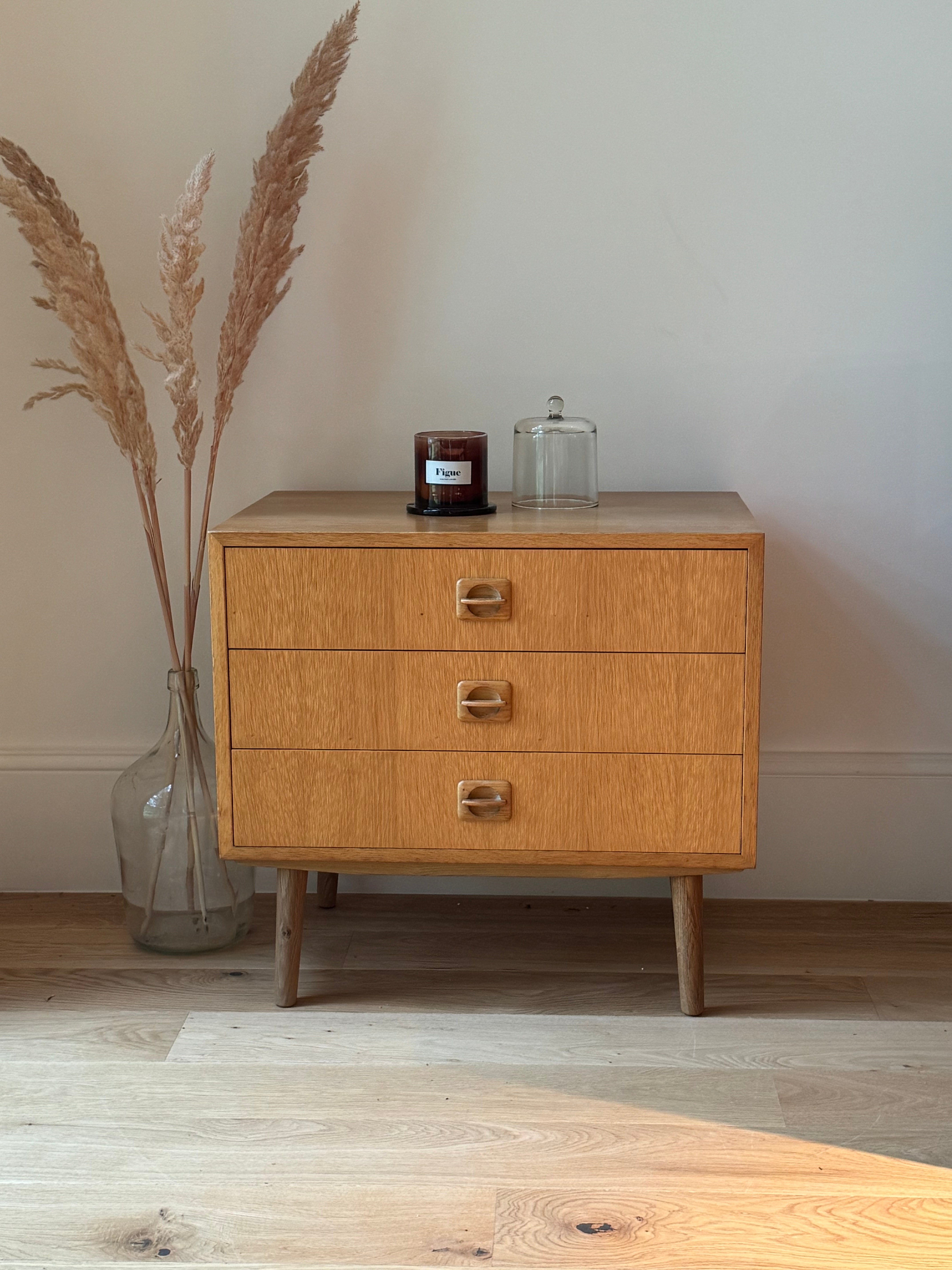 Petite commode ou chevet scandinave vintage «Arnhild »