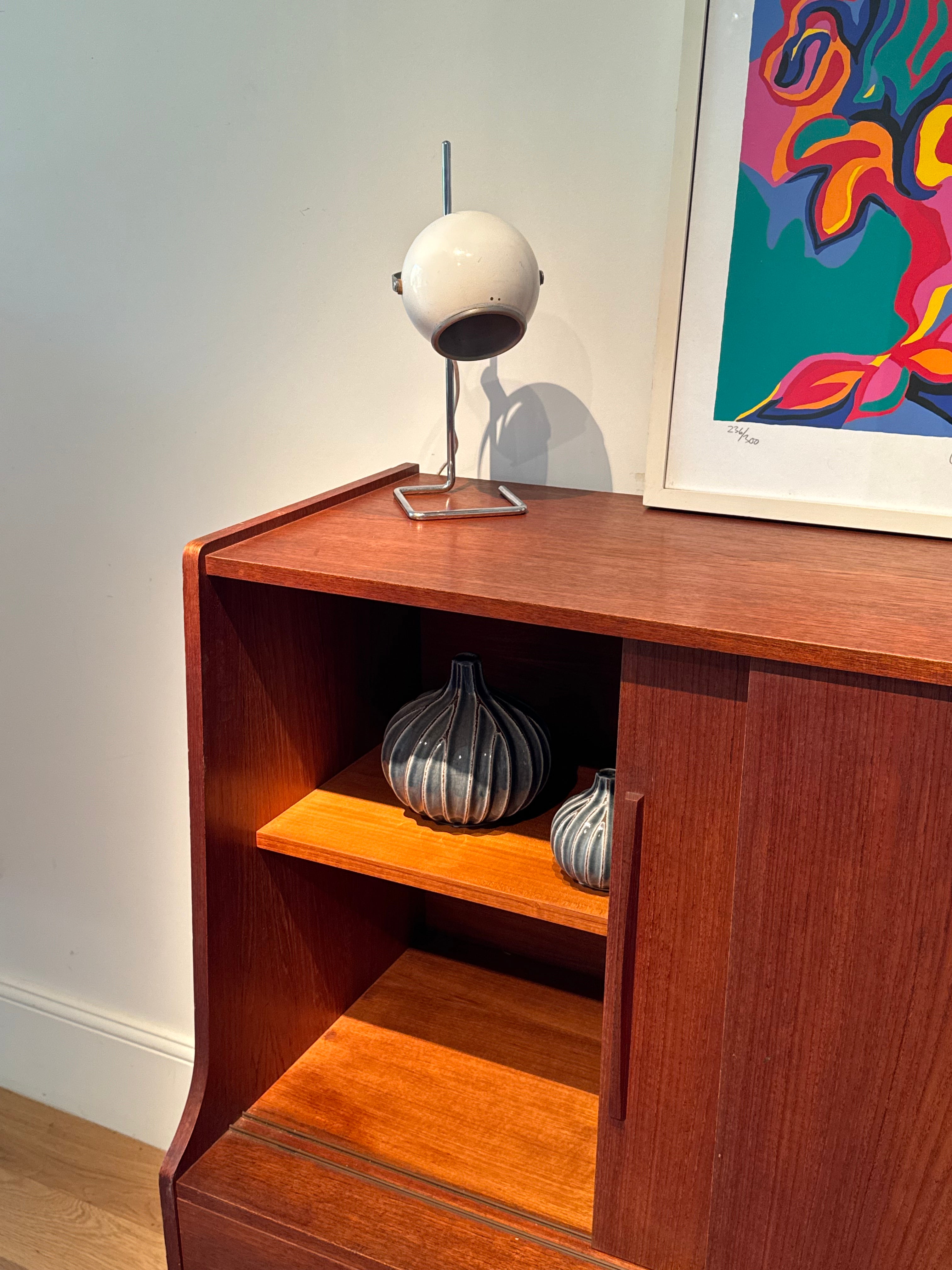 Petit buffet scandinave vintage en teck "Mads"