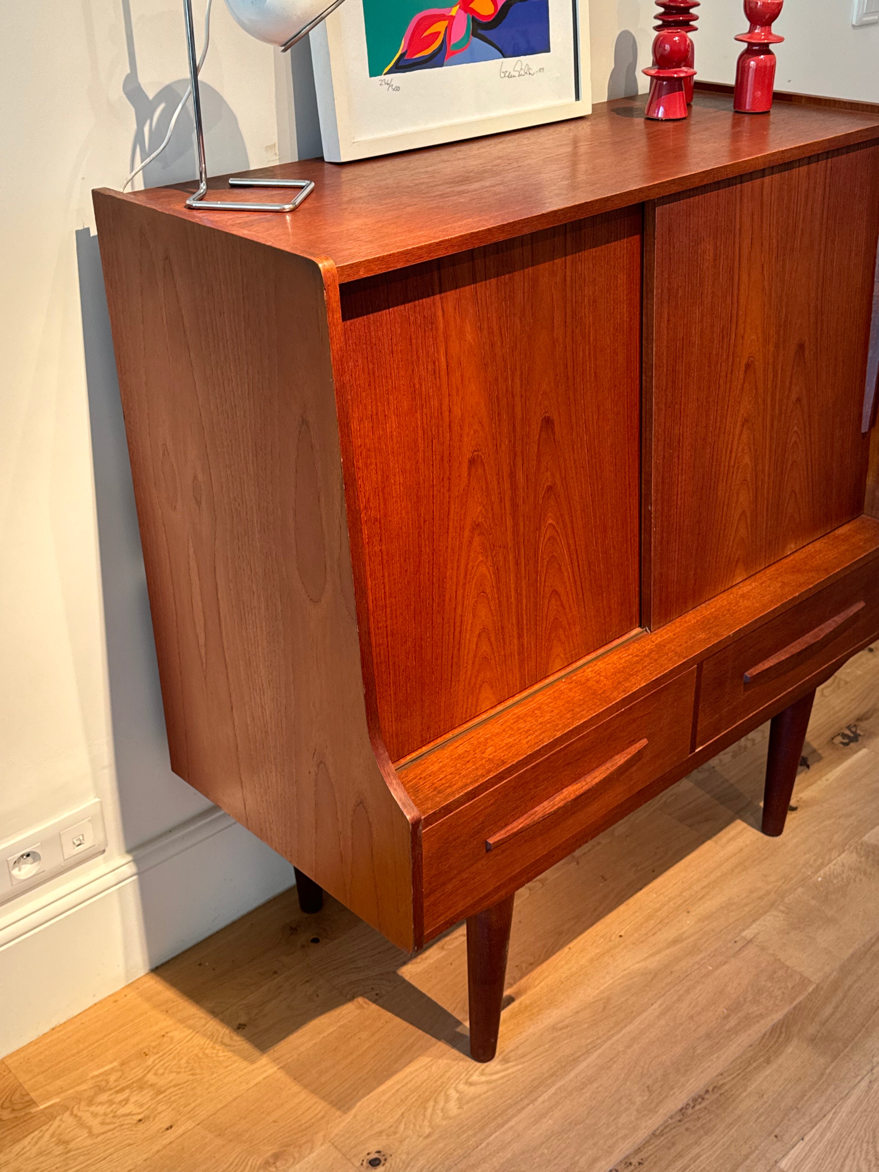 Petit buffet scandinave vintage en teck "Mads"