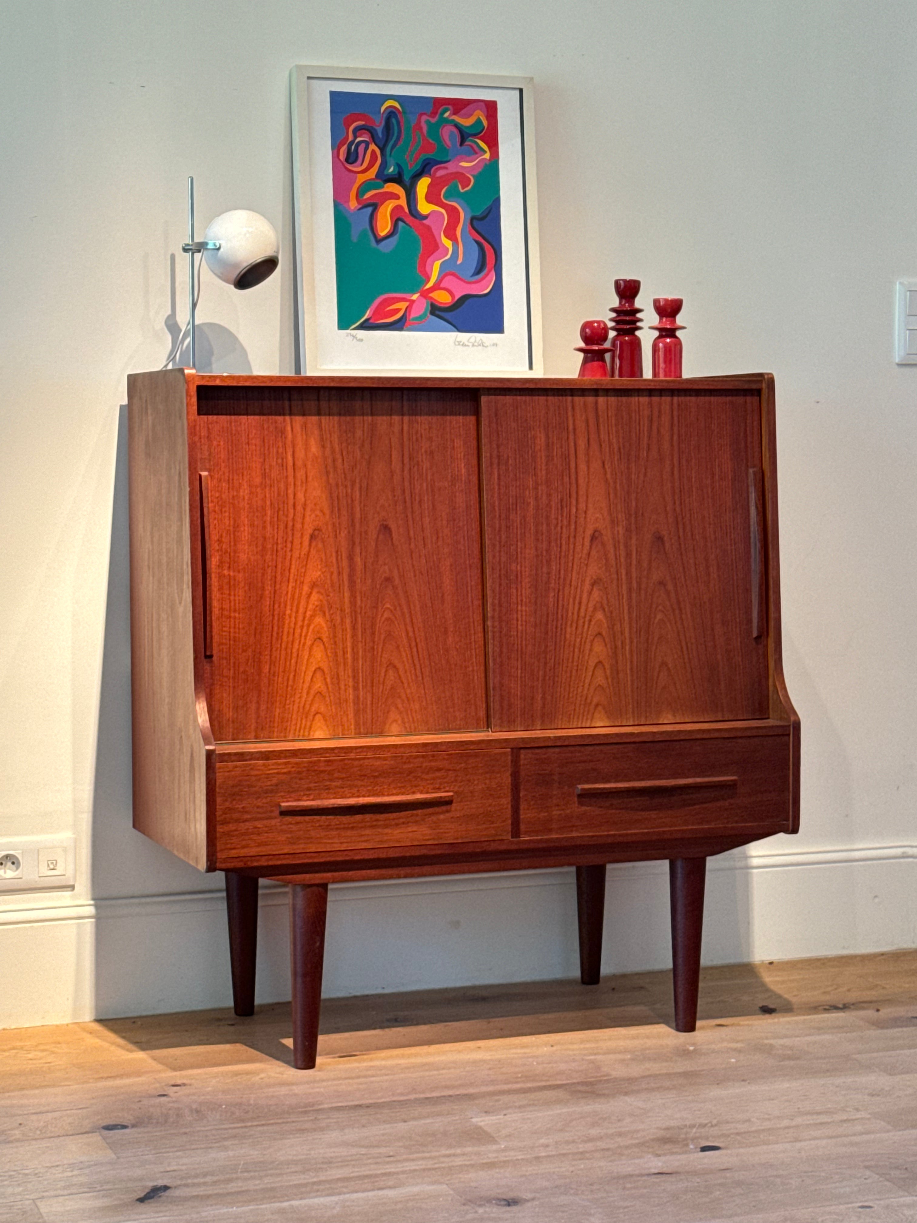 Petit buffet scandinave vintage en teck "Mads"