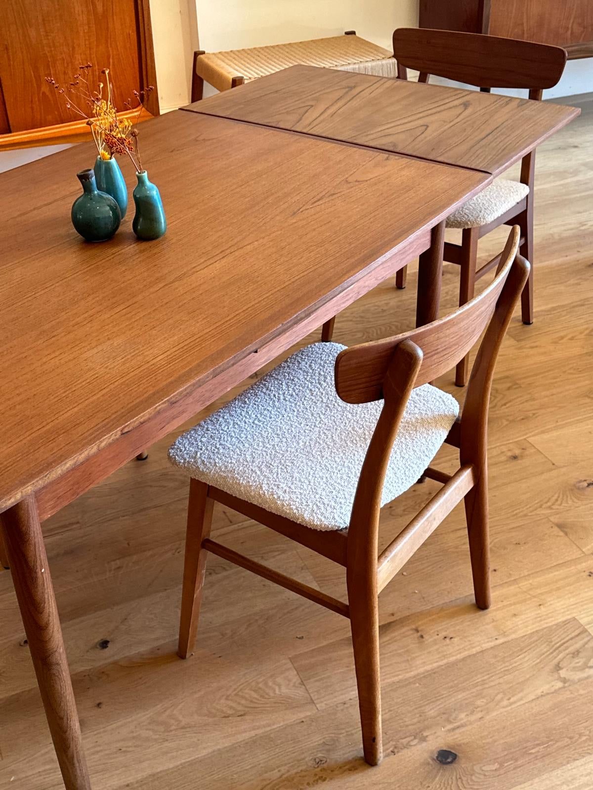 Table scandinave vintage en teck ""Mille"