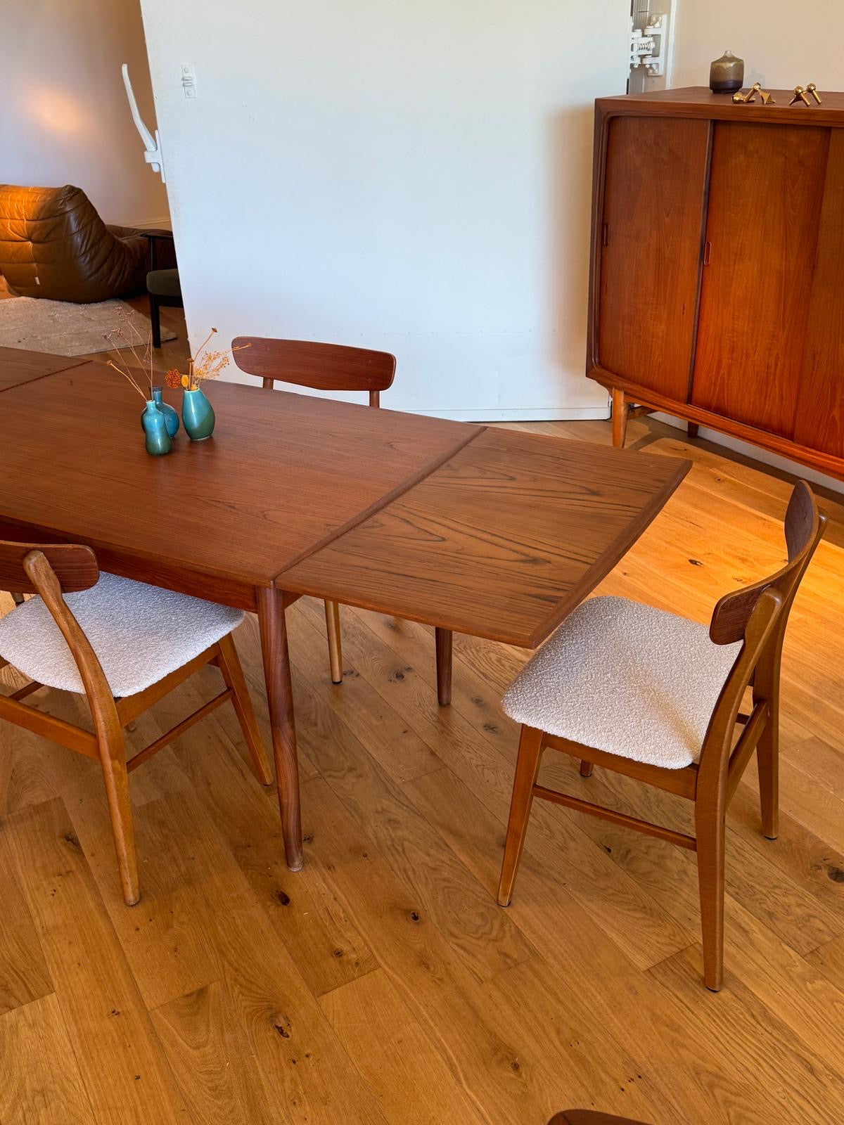 Table scandinave vintage en teck ""Mille"
