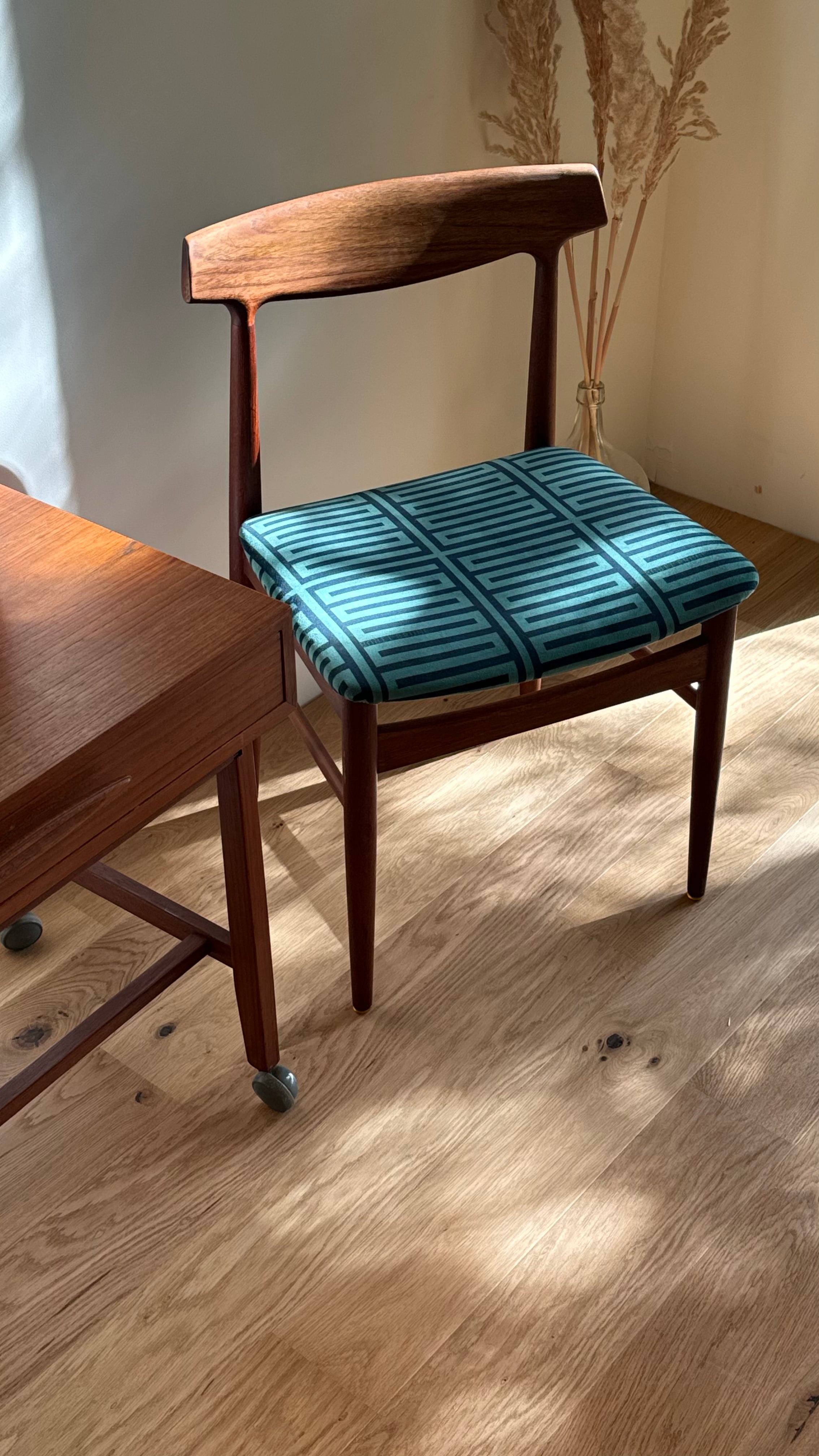 Chaise de bureau scandinave vintage en teck massif « Pia »