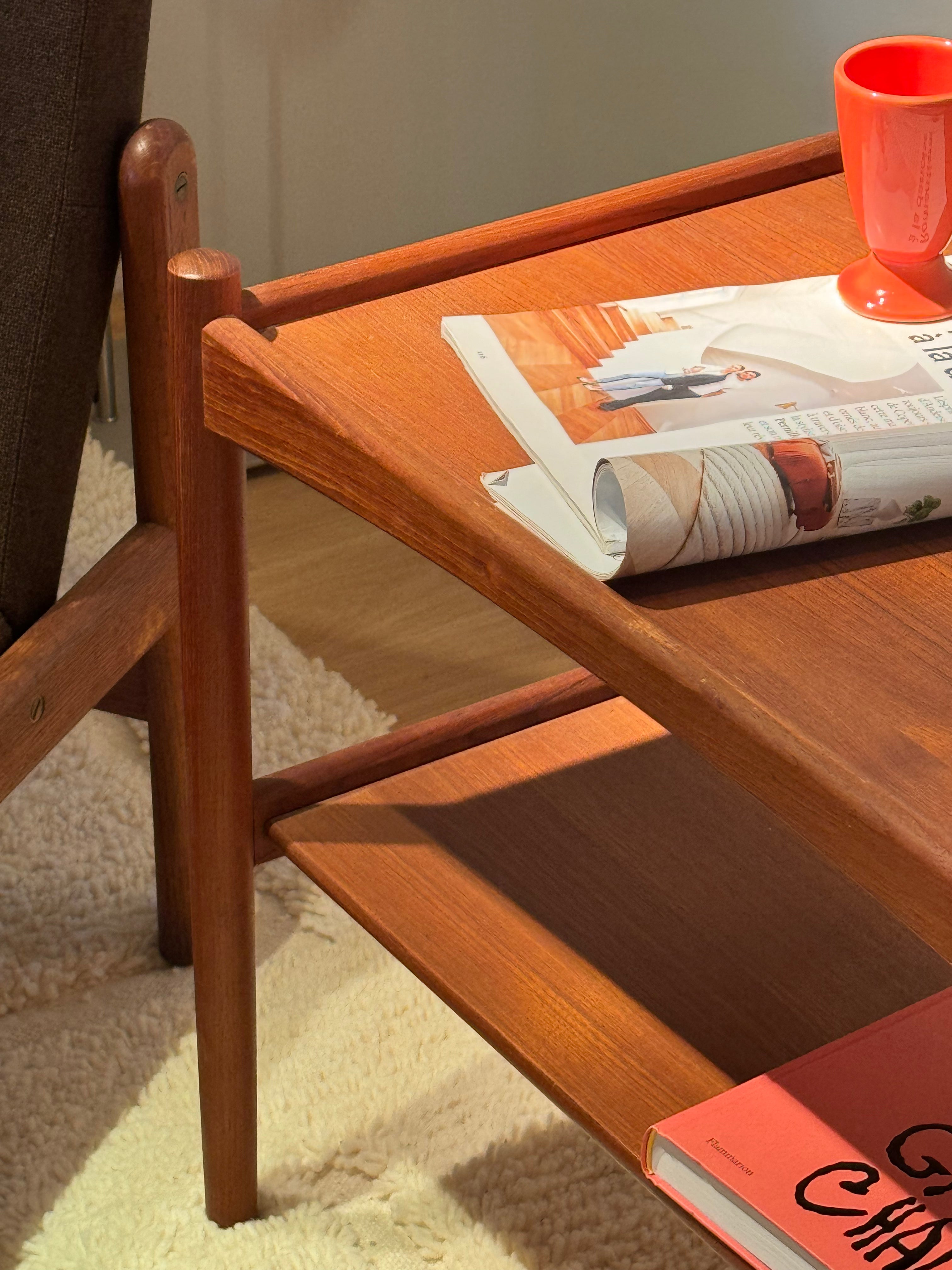 Table basse d'appoint scandinave en teck des années 1960 "Tina"