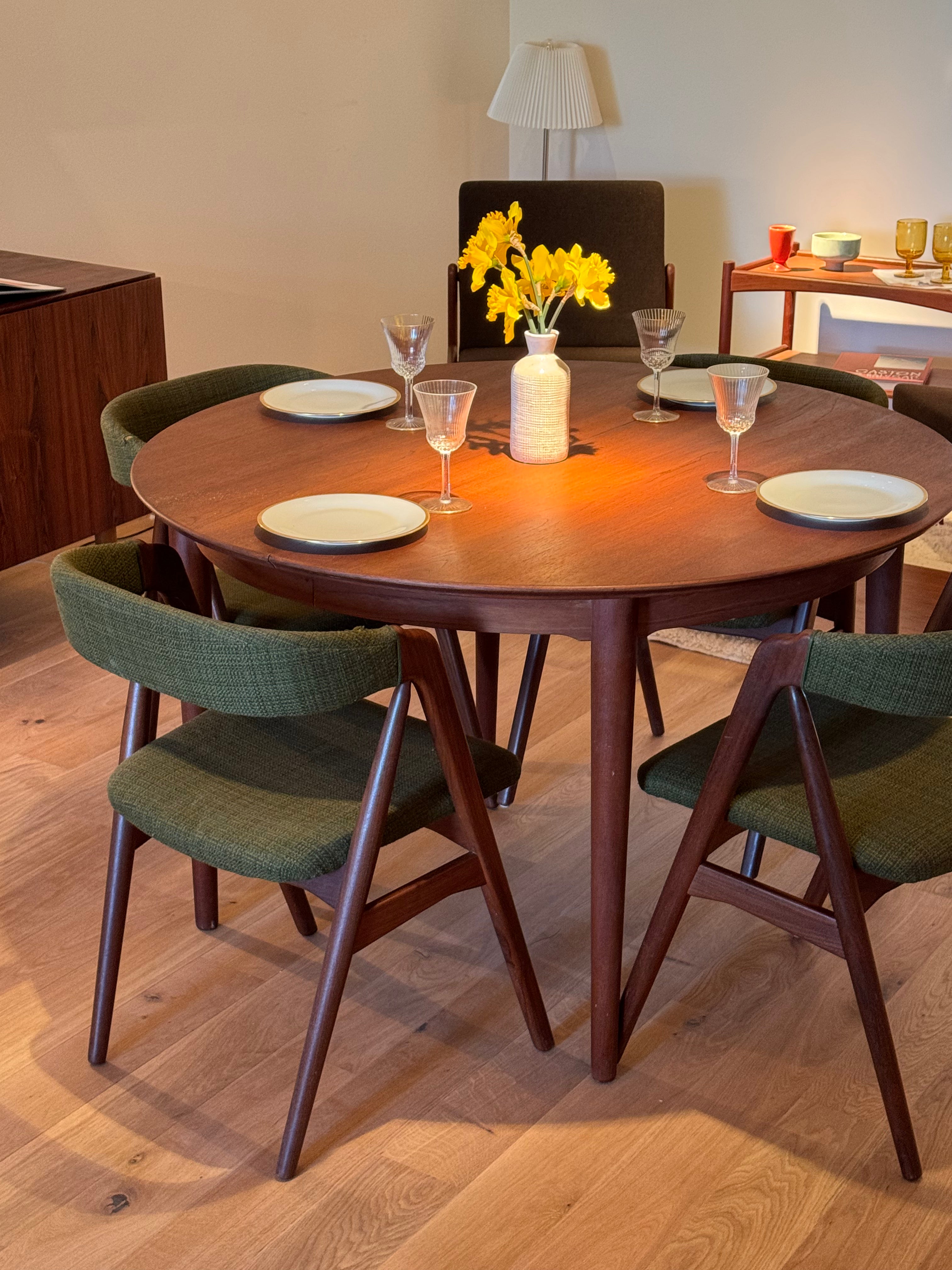 Table ronde scandinave extensible vintage en teck « Rikke »
