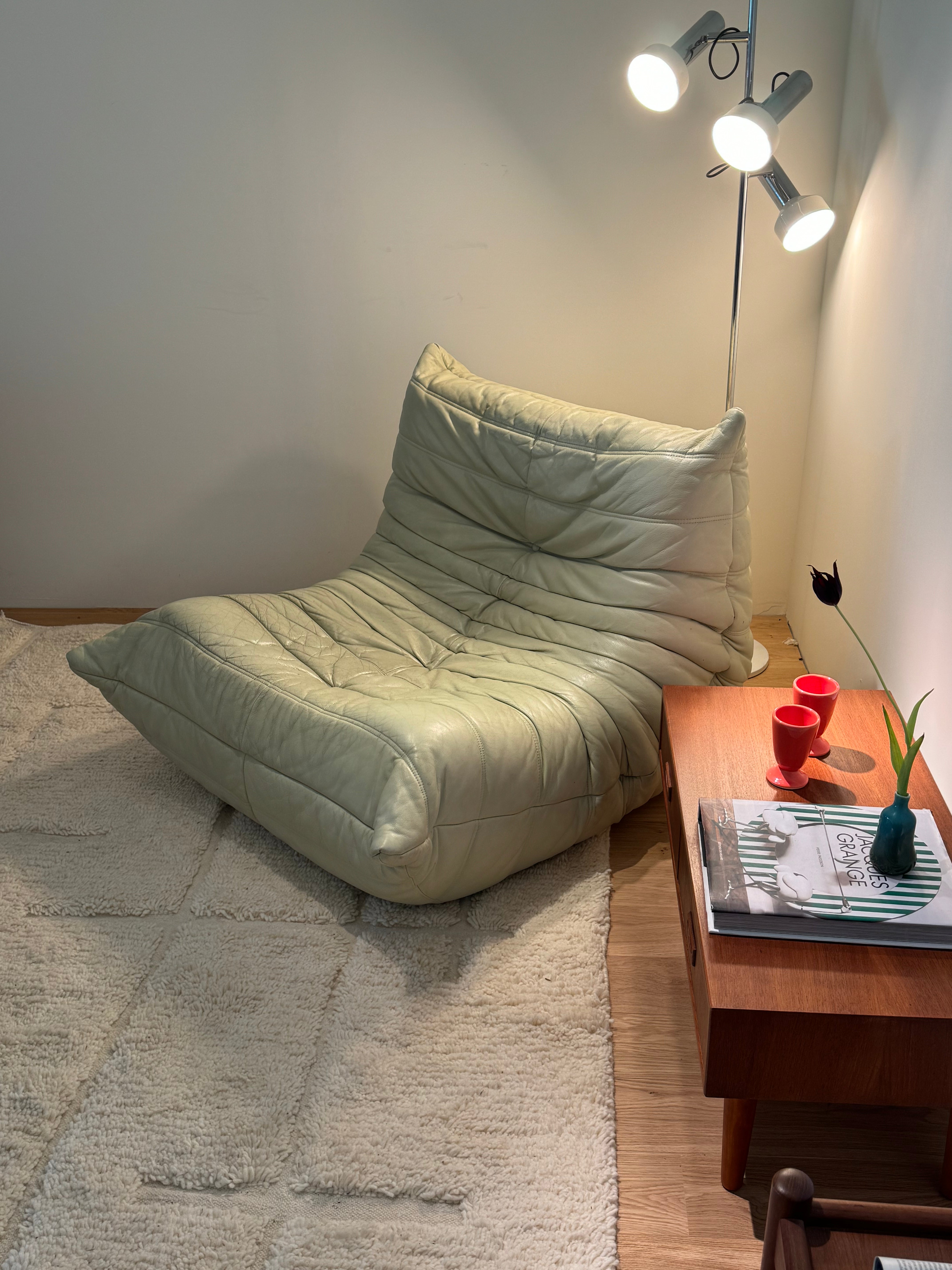 Chauffeuse Togo par Michel Ducaroy pour Ligne Roset