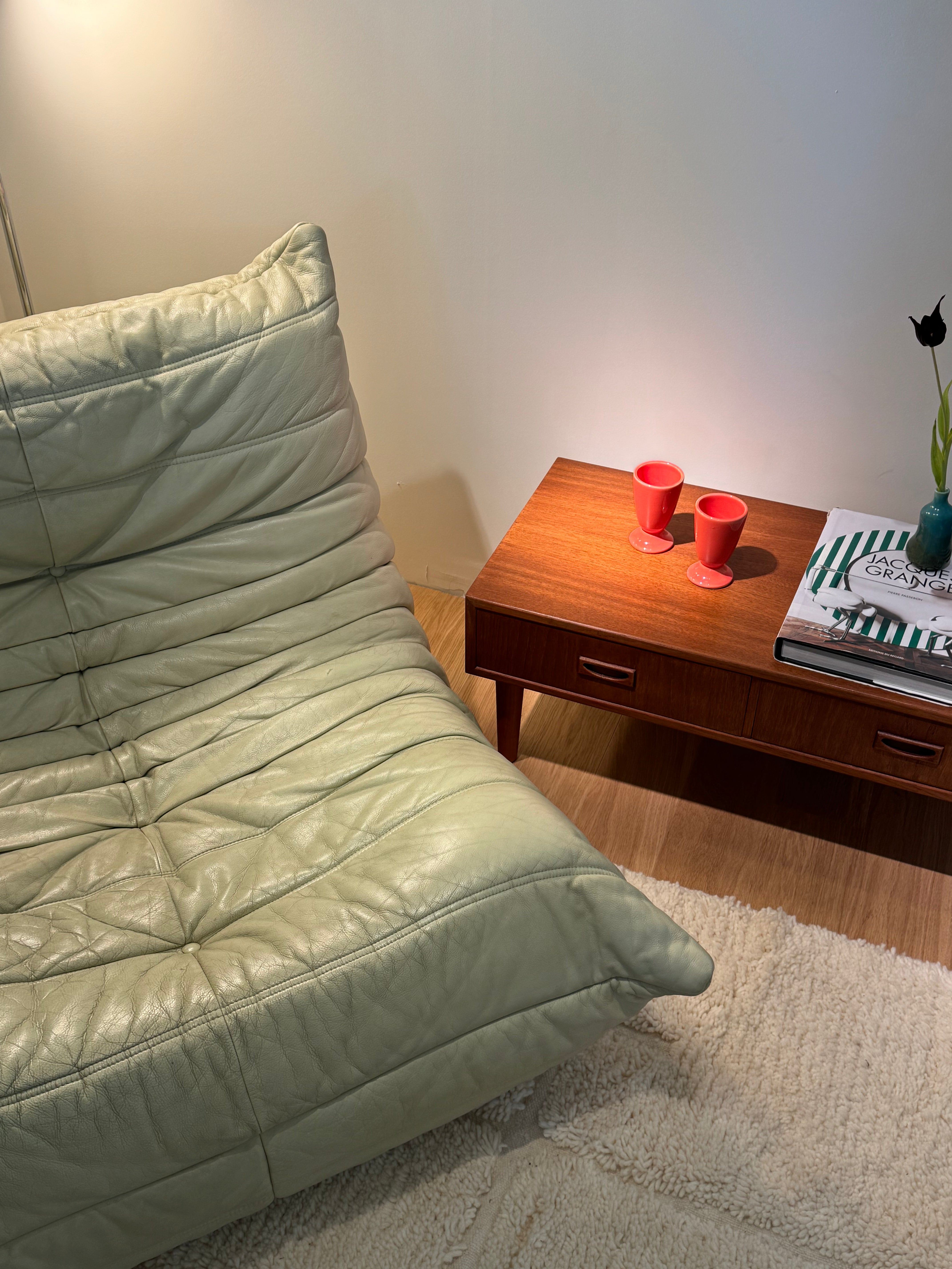 Chauffeuse Togo par Michel Ducaroy pour Ligne Roset