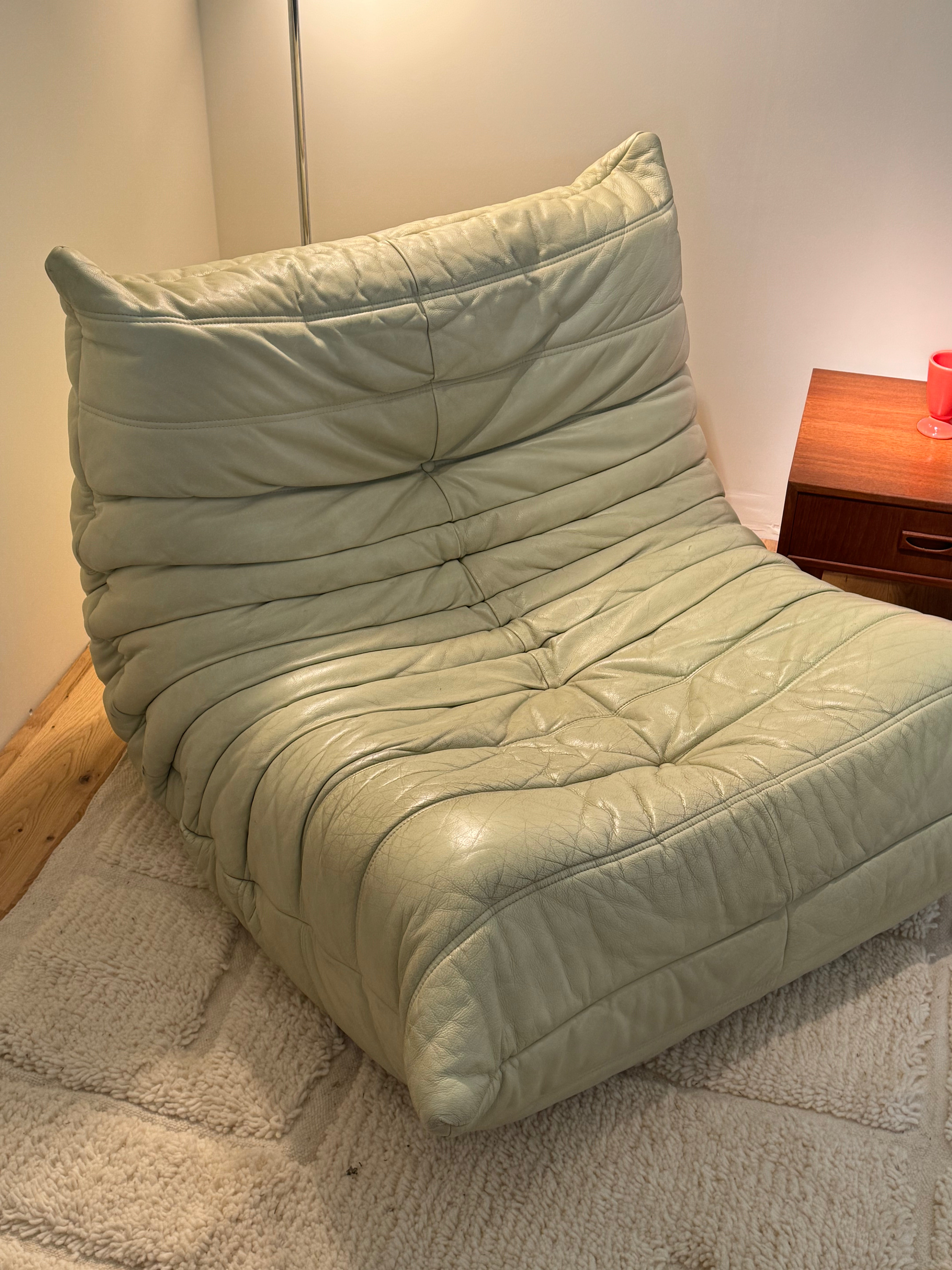 Chauffeuse Togo par Michel Ducaroy pour Ligne Roset